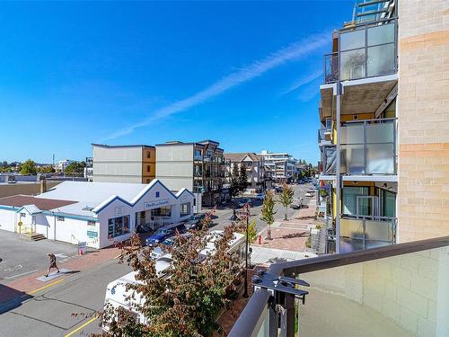 304-9751 Fourth St, Sidney, BC - Outdoor With Balcony