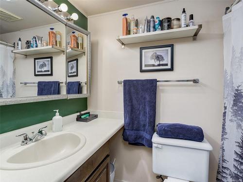 106-1545 Pandora Ave, Victoria, BC - Indoor Photo Showing Bathroom