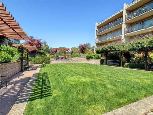 106-1545 Pandora Ave, Victoria, BC - Outdoor