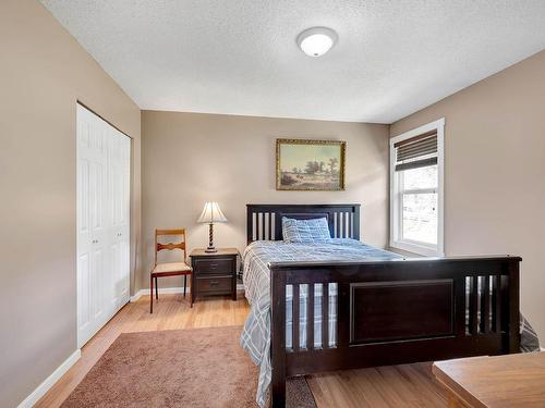 6877 Barnhartvale Road, Kamloops, BC - Indoor Photo Showing Bedroom