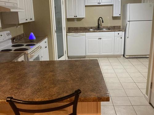 6877 Barnhartvale Road, Kamloops, BC - Indoor Photo Showing Kitchen