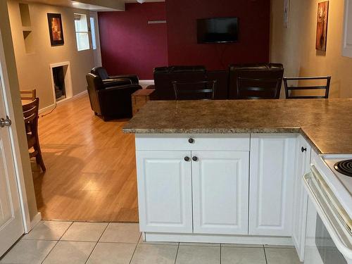 6877 Barnhartvale Road, Kamloops, BC - Indoor Photo Showing Kitchen