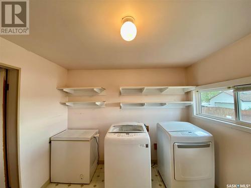 4574 Price Avenue, Gull Lake, SK - Indoor Photo Showing Laundry Room