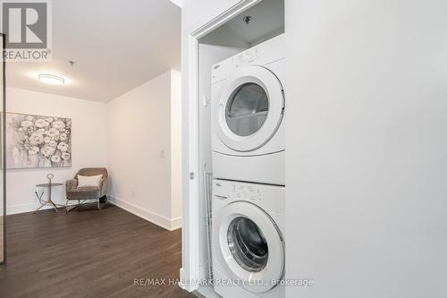 401 - 90 Trinity Street, Toronto, ON - Indoor Photo Showing Laundry Room