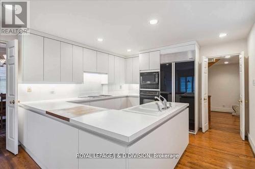 88 Woodlawn Avenue W, Toronto (Yonge-St. Clair), ON - Indoor Photo Showing Kitchen With Double Sink