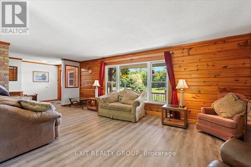 34 River Heights Road, Marmora And Lake, ON - Indoor Photo Showing Living Room