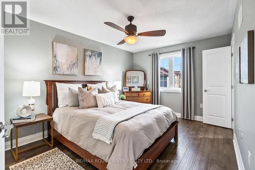 61 Aspen Park Way, Whitby (Downtown Whitby), ON - Indoor Photo Showing Bedroom