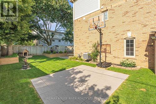 61 Aspen Park Way, Whitby (Downtown Whitby), ON - Outdoor