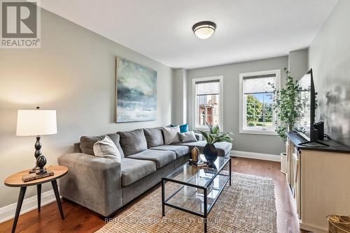 61 Aspen Park Way, Whitby (Downtown Whitby), ON - Indoor Photo Showing Living Room