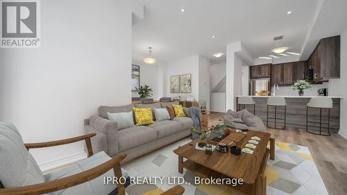 97 - 461 Blackburn Drive, Brantford, ON - Indoor Photo Showing Living Room