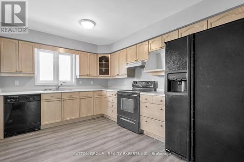 170 Martinet Avenue, London, ON - Indoor Photo Showing Kitchen