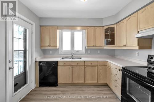 170 Martinet Avenue, London, ON - Indoor Photo Showing Kitchen With Double Sink