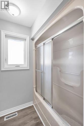 170 Martinet Avenue, London, ON - Indoor Photo Showing Bathroom