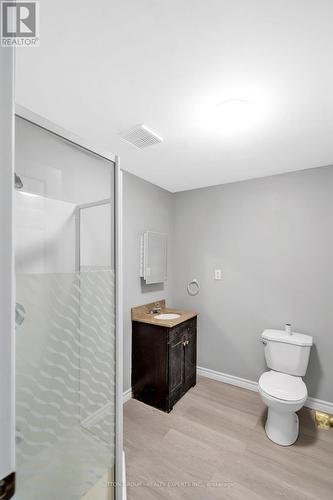 170 Martinet Avenue, London, ON - Indoor Photo Showing Bathroom