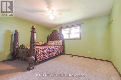 48 Corinth Court, London, ON - Indoor Photo Showing Bedroom