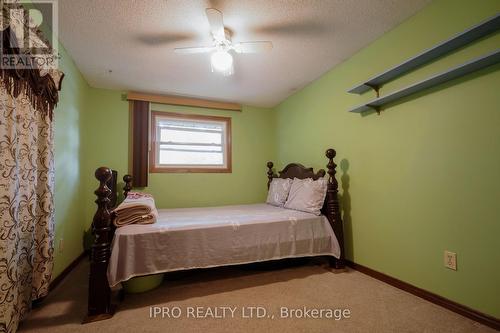 48 Corinth Court, London, ON - Indoor Photo Showing Bedroom