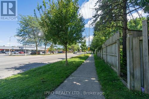 48 Corinth Court, London, ON - Outdoor