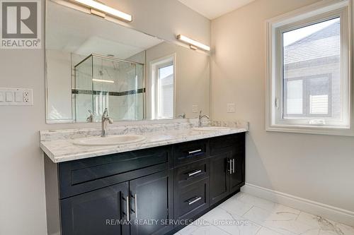 371 Masters Drive, Woodstock, ON - Indoor Photo Showing Bathroom