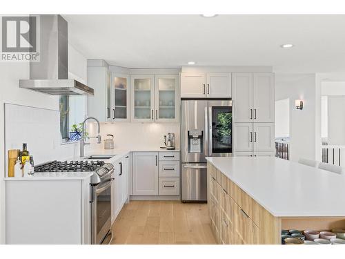 403 Stellar Drive, Kelowna, BC - Indoor Photo Showing Kitchen With Upgraded Kitchen