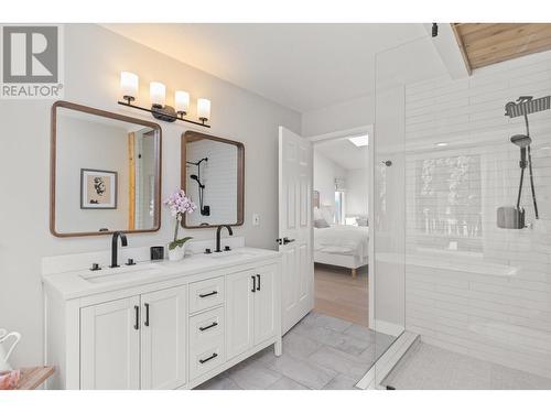 403 Stellar Drive, Kelowna, BC - Indoor Photo Showing Bathroom