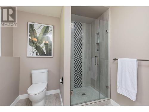 403 Stellar Drive, Kelowna, BC - Indoor Photo Showing Bathroom