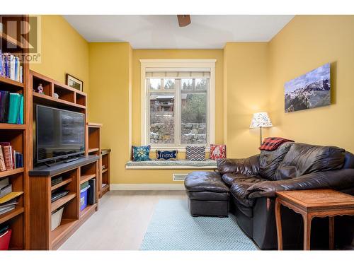 40 Kestrel Place Unit# 5, Vernon, BC - Indoor Photo Showing Living Room