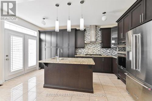 31 Cranbrook Crescent, Vaughan, ON - Indoor Photo Showing Kitchen With Stainless Steel Kitchen With Upgraded Kitchen