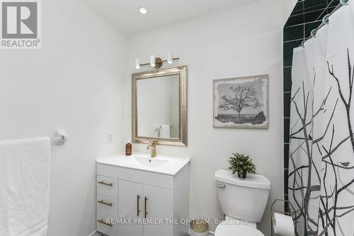 21 October Lane, Aurora (Aurora Grove), ON - Indoor Photo Showing Bathroom