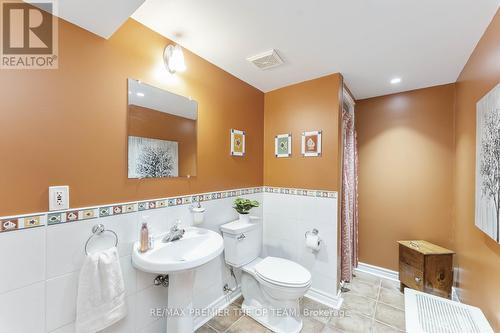 21 October Lane, Aurora (Aurora Grove), ON - Indoor Photo Showing Bathroom