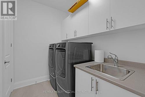 31 Painted Pony Trail, Vaughan, ON - Indoor Photo Showing Laundry Room