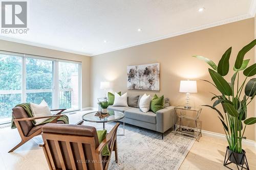 3 Farina Mill Way, Toronto (St. Andrew-Windfields), ON - Indoor Photo Showing Living Room