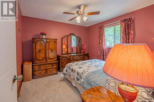 949 Roslyn Court, Midland, ON - Indoor Photo Showing Bedroom