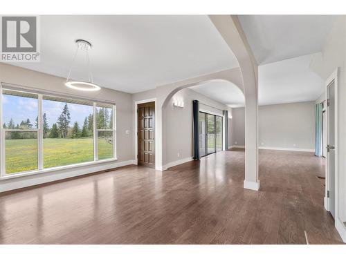 1851 70 Street Se, Salmon Arm, BC - Indoor