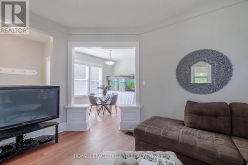 1186 King Street, London, ON - Indoor Photo Showing Living Room