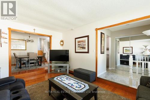 58 Sussex Place, London, ON - Indoor Photo Showing Living Room