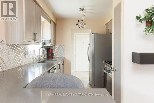 58 Sussex Place, London, ON - Indoor Photo Showing Kitchen