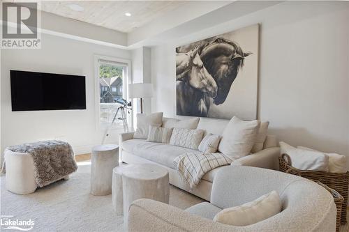 116 Addison Street, The Blue Mountains, ON - Indoor Photo Showing Living Room