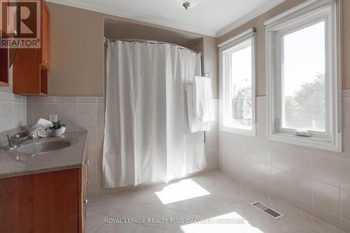 3175 Thorncrest Drive, Mississauga, ON - Indoor Photo Showing Bathroom