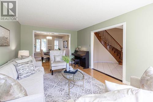 3175 Thorncrest Drive, Mississauga, ON - Indoor Photo Showing Living Room