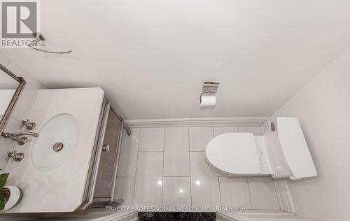 4 Fenton Way, Brampton, ON - Indoor Photo Showing Bathroom