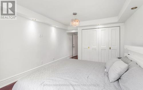 4 Fenton Way, Brampton (Toronto Gore Rural Estate), ON - Indoor Photo Showing Bedroom