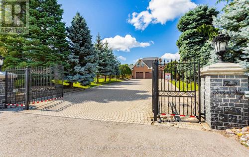 4 Fenton Way, Brampton, ON - Outdoor