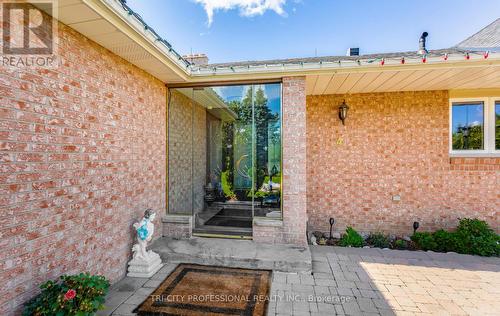 4 Fenton Way, Brampton, ON - Outdoor