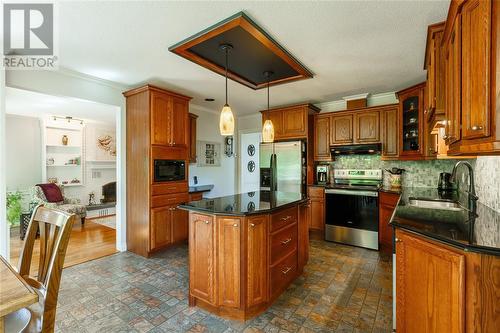 1395 Errol Road East, Sarnia, ON - Indoor Photo Showing Kitchen