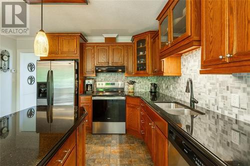 1395 Errol Road East, Sarnia, ON - Indoor Photo Showing Kitchen With Double Sink