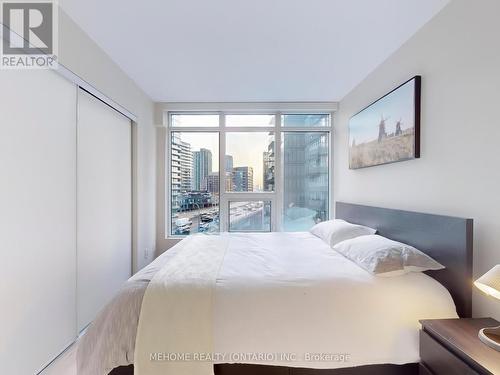 902 - 70 Queens Wharf Road, Toronto (Waterfront Communities), ON - Indoor Photo Showing Bedroom