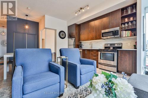 729 - 112 George Street, Toronto (Moss Park), ON - Indoor Photo Showing Kitchen