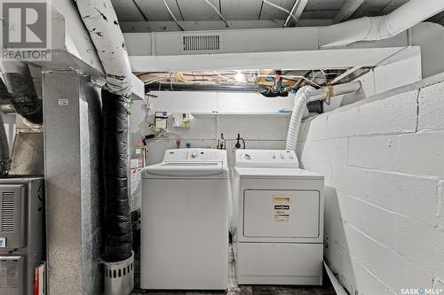 612 9Th Avenue Nw, Moose Jaw, SK - Indoor Photo Showing Laundry Room