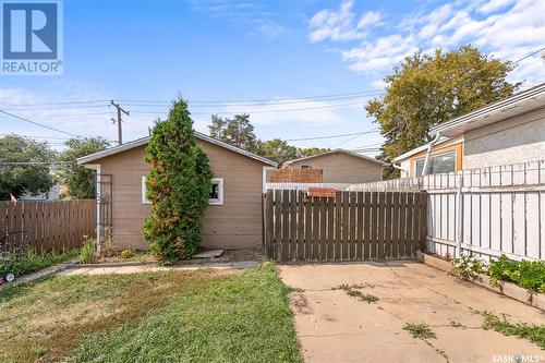 612 9Th Avenue Nw, Moose Jaw, SK - Outdoor With Exterior