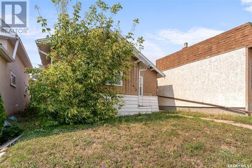 612 9Th Avenue Nw, Moose Jaw, SK - Outdoor